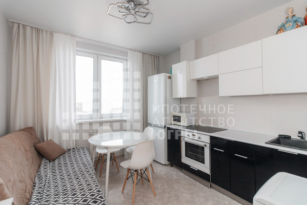 Продам двухкомнатную (2-комн.) квартиру, Анны Коньковой ул, 16, Ханты-Мансийск г