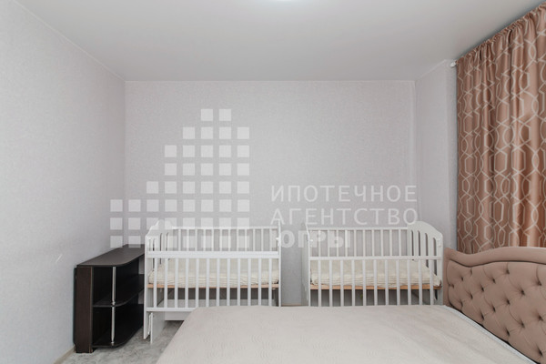 Продам двухкомнатную (2-комн.) квартиру, Анны Коньковой ул, 16, Ханты-Мансийск г