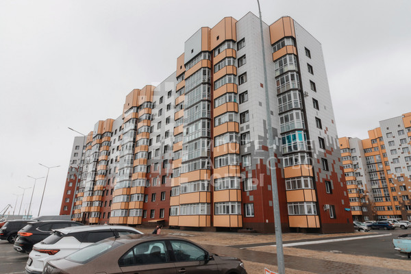 Продам двухкомнатную (2-комн.) квартиру, Анны Коньковой ул, 16, Ханты-Мансийск г