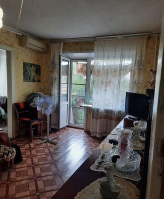 Продам трехкомнатную (3-комн.) квартиру, Водников ул, 23к40, Астрахань г
