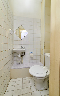 Продам трехкомнатную (3-комн.) квартиру, Жуковского ул, 39А, Санкт-Петербург г