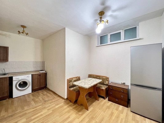 Продам двухкомнатную (2-комн.) квартиру, Манагарова ул, 4, Ялта г