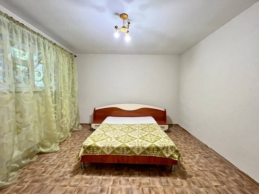 Продам двухкомнатную (2-комн.) квартиру, Манагарова ул, 4, Ялта г