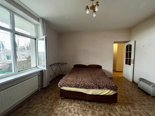 Продам двухкомнатную (2-комн.) квартиру, Манагарова ул, 4, Ялта г