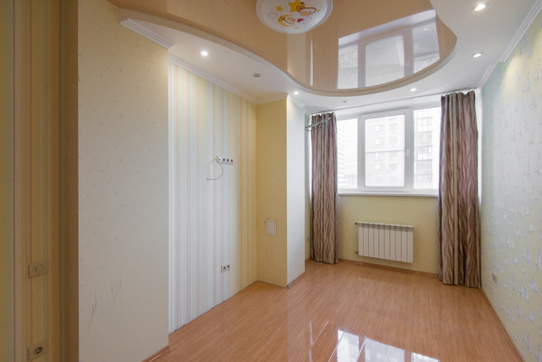 Продам двухкомнатную (2-комн.) квартиру, Орбитальная ул, 13, Ростов-на-Дону г