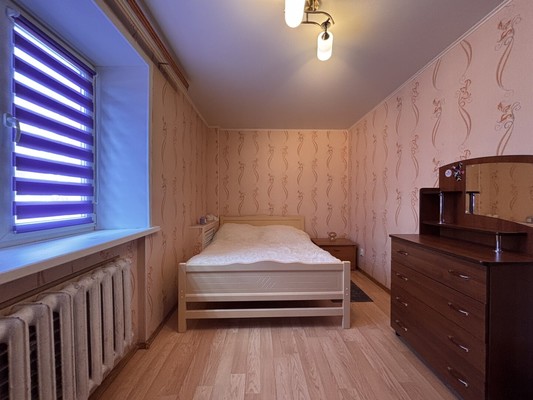 Продам двухкомнатную (2-комн.) квартиру, академика Королева ул, 10, Брянск г