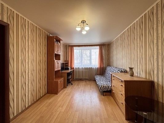 Продам двухкомнатную (2-комн.) квартиру, академика Королева ул, 10, Брянск г