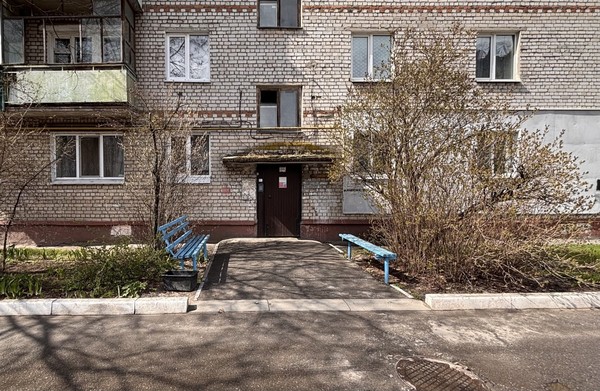 Продам двухкомнатную (2-комн.) квартиру, академика Королева ул, 10, Брянск г