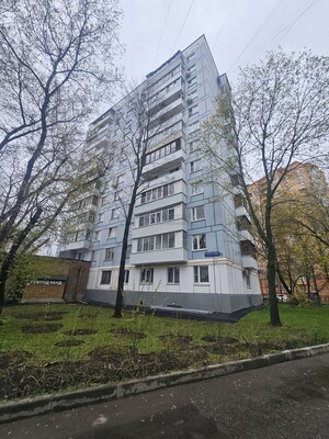 Продам двухкомнатную (2-комн.) квартиру, Изумрудная ул, 8, Москва г