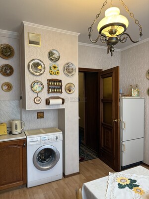 Продам трехкомнатную (3-комн.) квартиру, Профсоюзная ул, 136к1, Москва г