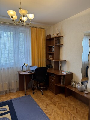 Продам трехкомнатную (3-комн.) квартиру, Профсоюзная ул, 136к1, Москва г