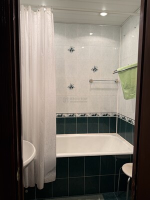 Продам трехкомнатную (3-комн.) квартиру, Профсоюзная ул, 136к1, Москва г