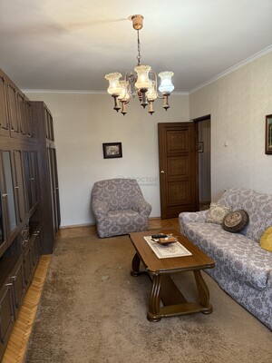 Продам трехкомнатную (3-комн.) квартиру, Профсоюзная ул, 136к1, Москва г