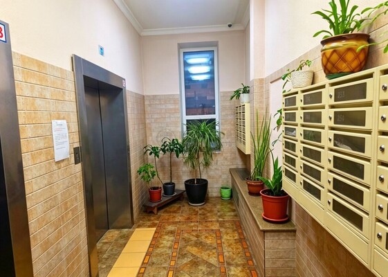 Продам однокомнатную (1-комн.) квартиру, Большая Очаковская ул, 1, Москва г