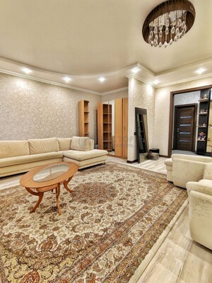 Продам двухкомнатную (2-комн.) квартиру, Заводская ул, 18к2, Нахабино рп