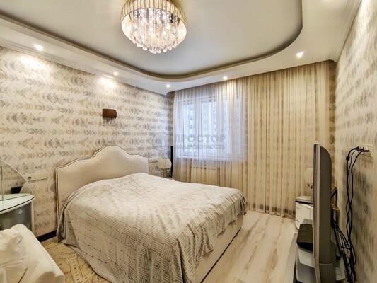 Продам двухкомнатную (2-комн.) квартиру, Заводская ул, 18к2, Нахабино рп