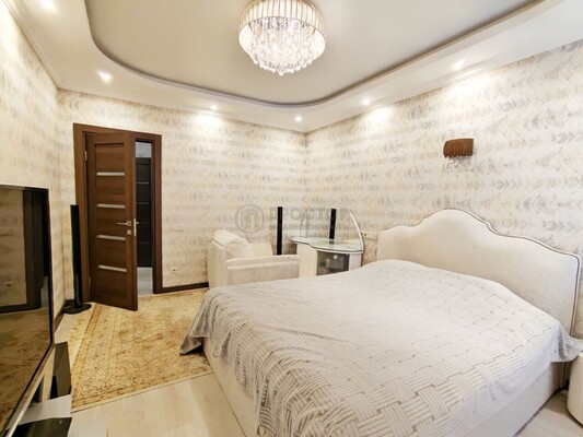 Продам двухкомнатную (2-комн.) квартиру, Заводская ул, 18к2, Нахабино рп