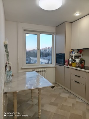 Продам трехкомнатную (3-комн.) квартиру, Адоратского ул, 27ка, Казань г
