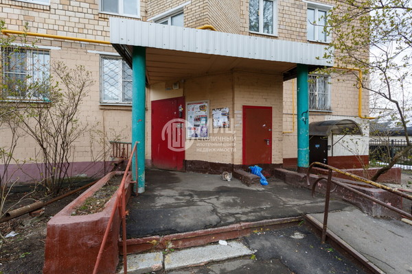 Продам двухкомнатную (2-комн.) квартиру, 16-я Парковая ул, 27, Москва г