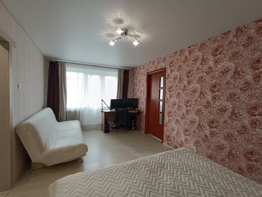 Продам двухкомнатную (2-комн.) квартиру, Строителей пр-кт, 20, Иваново г