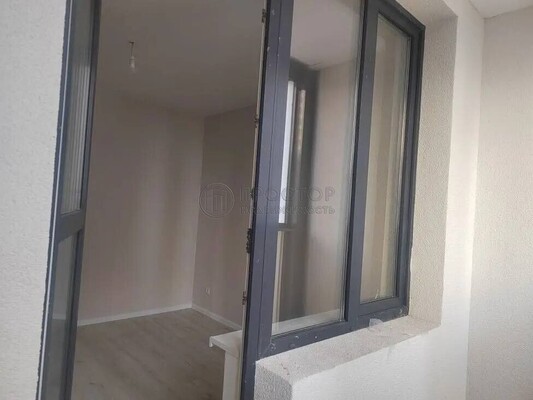 Продам трехкомнатную (3-комн.) квартиру, Александровская ул, 4, Петрово-Дальнее с