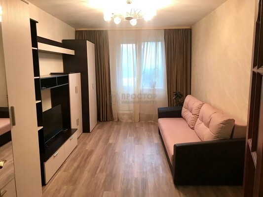 Продам трехкомнатную (3-комн.) квартиру, Новочеркасский б-р, 55, Москва г