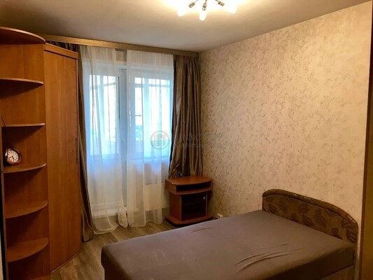 Продам трехкомнатную (3-комн.) квартиру, Новочеркасский б-р, 55, Москва г