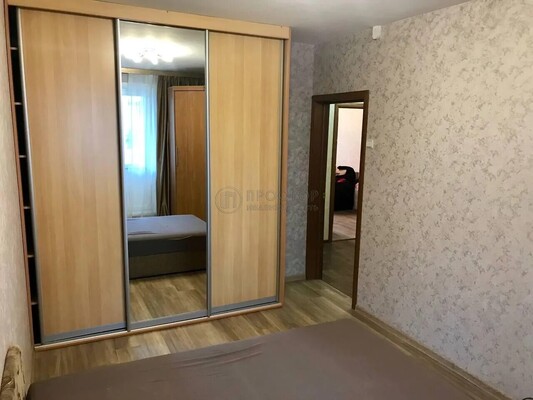 Продам трехкомнатную (3-комн.) квартиру, Новочеркасский б-р, 55, Москва г