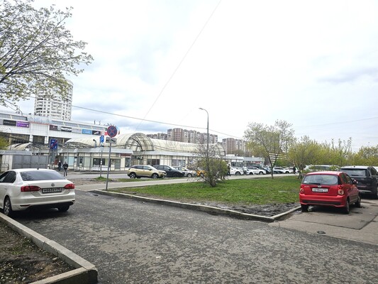 Продам трехкомнатную (3-комн.) квартиру, Новочеркасский б-р, 55, Москва г