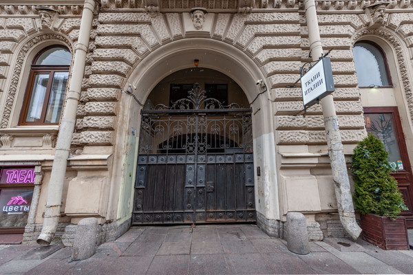 Продам комнату в 6-комн. квартире, Чайковского ул, 38/9, Санкт-Петербург г