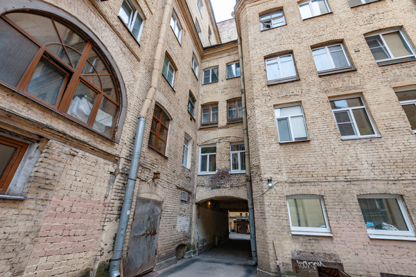 Продам комнату в 6-комн. квартире, Чайковского ул, 38/9, Санкт-Петербург г