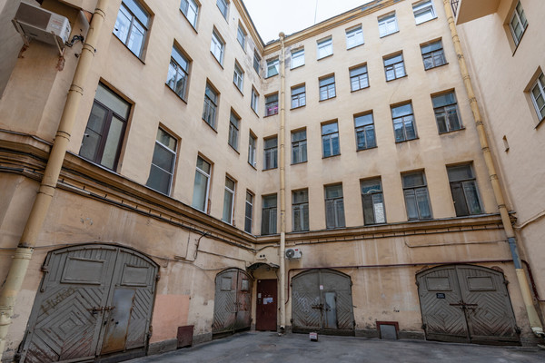 Продам комнату в 6-комн. квартире, Чайковского ул, 38/9, Санкт-Петербург г