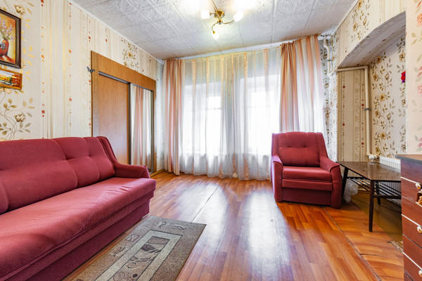 Продам комнату в 6-комн. квартире, Чайковского ул, 38/9, Санкт-Петербург г
