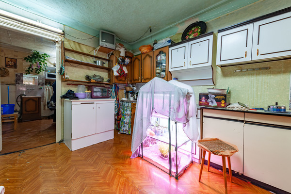 Продам комнату в 6-комн. квартире, Чайковского ул, 38/9, Санкт-Петербург г