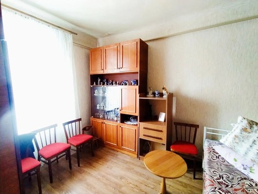 Продам двухкомнатную (2-комн.) квартиру, Наки Исанбета ул, 49, Казань г