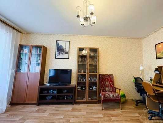 Продам двухкомнатную (2-комн.) квартиру, Наки Исанбета ул, 49, Казань г