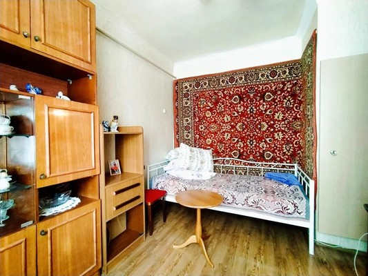Продам двухкомнатную (2-комн.) квартиру, Наки Исанбета ул, 49, Казань г