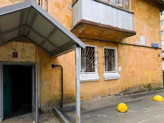 Продам двухкомнатную (2-комн.) квартиру, Наки Исанбета ул, 49, Казань г