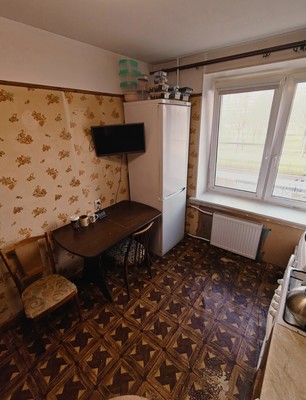 Продам двухкомнатную (2-комн.) квартиру, Веры Слуцкой ул, 38, Колпино г