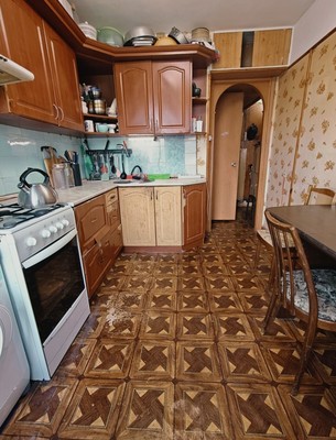 Продам двухкомнатную (2-комн.) квартиру, Веры Слуцкой ул, 38, Колпино г