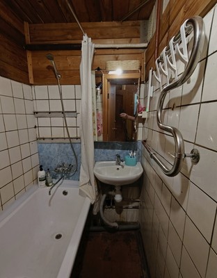 Продам двухкомнатную (2-комн.) квартиру, Веры Слуцкой ул, 38, Колпино г