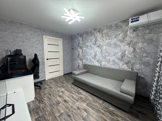 Продам двухкомнатную (2-комн.) квартиру, Советская ул, 30к2, Комсомольск-на-Амуре г