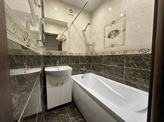 Продам двухкомнатную (2-комн.) квартиру, Энгельса пр-кт, 145к3, Санкт-Петербург г