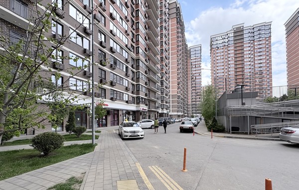 Продам двухкомнатную (2-комн.) квартиру, им. Героя Пешкова ул, 14к1, Краснодар г