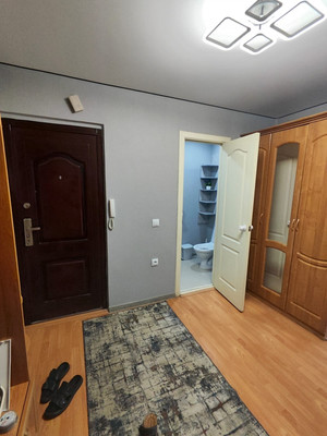 Продам двухкомнатную (2-комн.) квартиру, 2-я Целиноградская ул, 11, Краснодар г