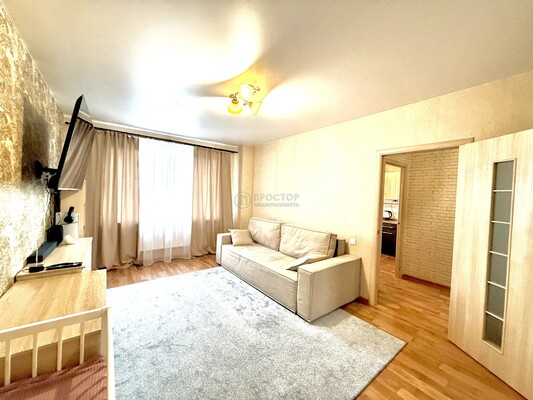 Продам однокомнатную (1-комн.) квартиру, Центральная ул, 22, Володарского п