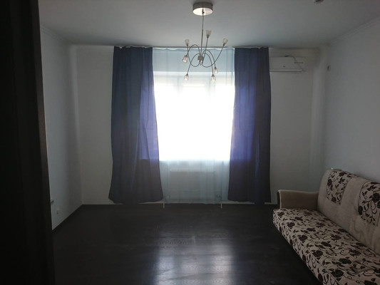 Продам двухкомнатную (2-комн.) квартиру, Домбайская ул, 12, Краснодар г