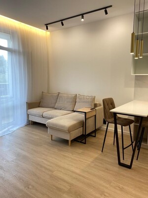 Продам двухкомнатную (2-комн.) квартиру, Никитинская ул, 10, Москва г