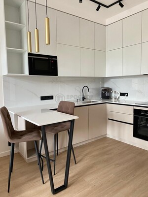 Продам двухкомнатную (2-комн.) квартиру, Никитинская ул, 10, Москва г