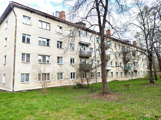 Продам трехкомнатную (3-комн.) квартиру, 3, Автополигон п